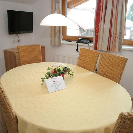 Charming Apartment In Uderns With Balcony المظهر الخارجي الصورة