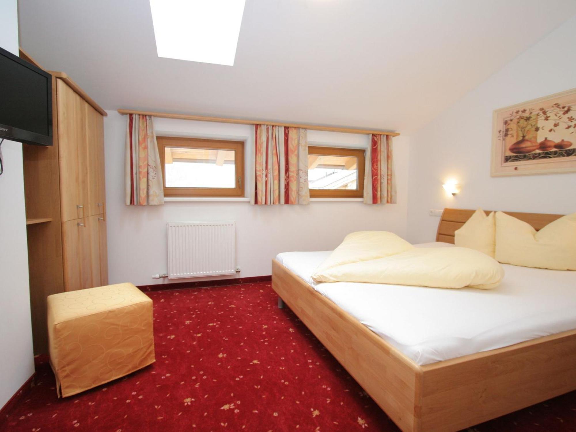 Charming Apartment In Uderns With Balcony المظهر الخارجي الصورة