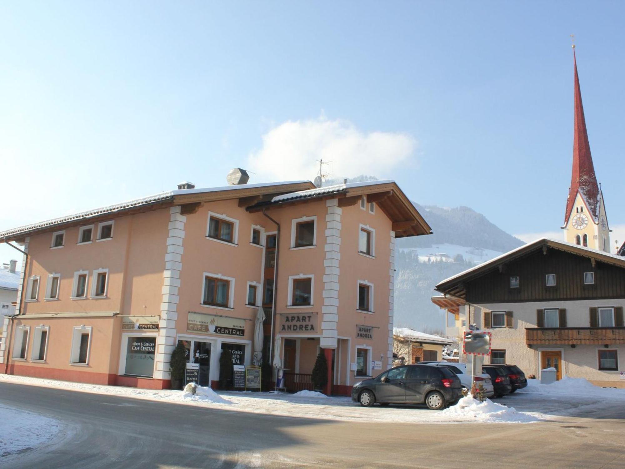 Charming Apartment In Uderns With Balcony المظهر الخارجي الصورة