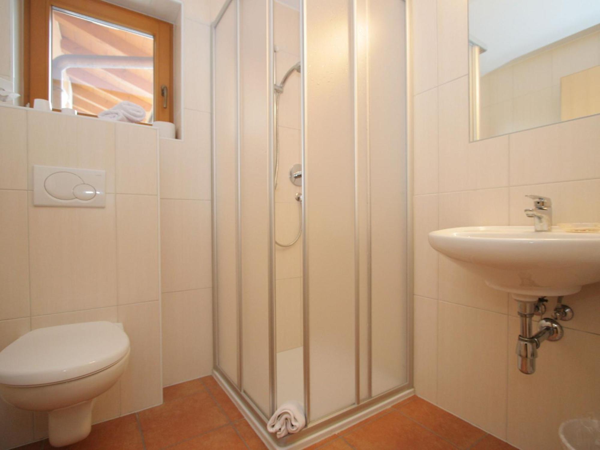 Charming Apartment In Uderns With Balcony المظهر الخارجي الصورة